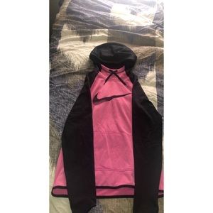 Nike Women’s Therma-Fit sweatshirt